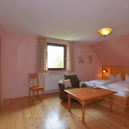 Landhotel Zur Pferdetraenke Schleid Bagian luar foto