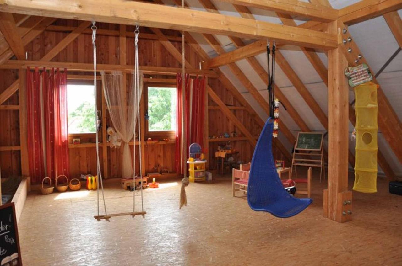 Landhotel Zur Pferdetraenke Schleid Bagian luar foto