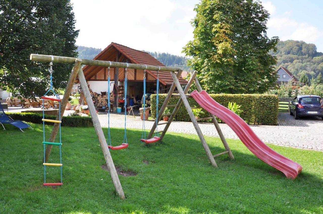 Landhotel Zur Pferdetraenke Schleid Bagian luar foto